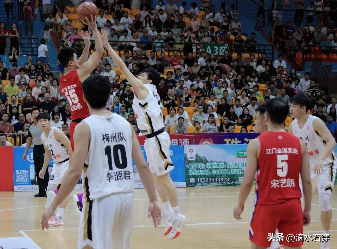 九游体育-法甲集结日走向成谜，广东宏远调整名单，赛场秩序良好，更衣室氛围转暖(广东宏远直播在线观看)