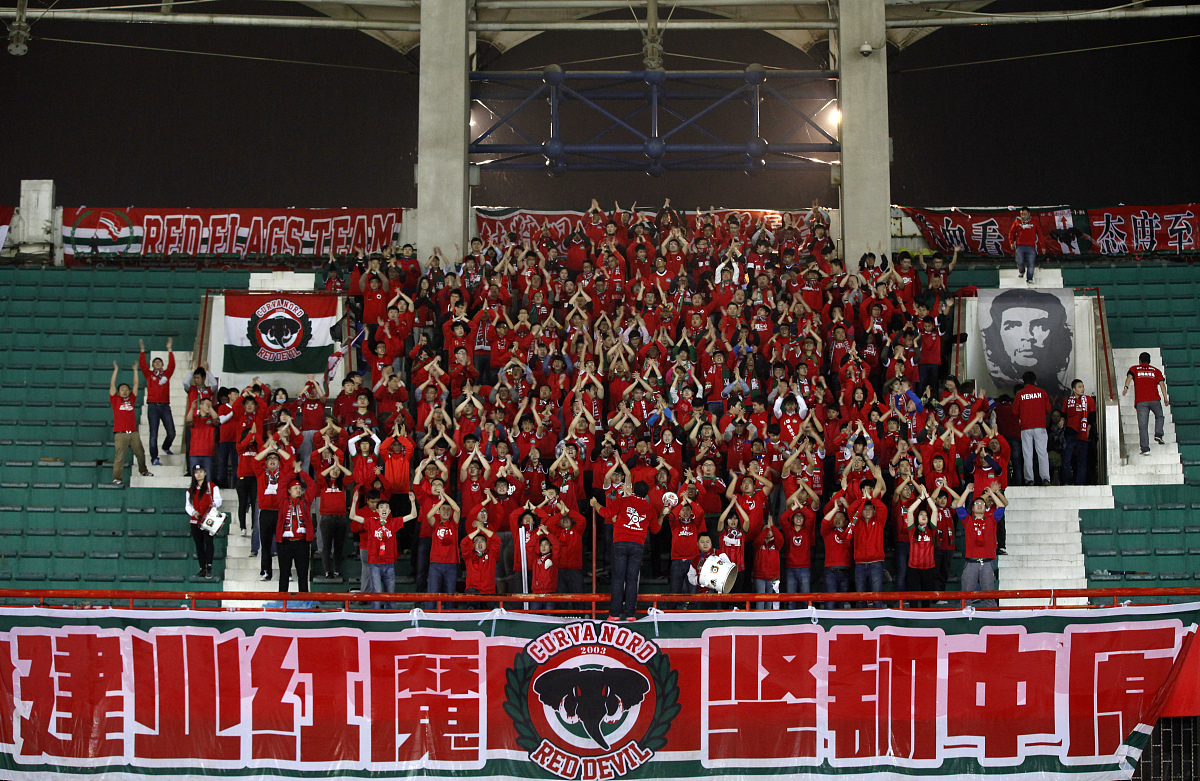 法甲集结日走向成谜,广东宏远调整名单,赛场秩序良好,更衣室氛围转暖(广东宏远直播在线观看) 法甲集结日走向成谜,广东宏远调整名单,赛场秩序良好,更衣室氛围转暖(广东宏远直播在线观看)