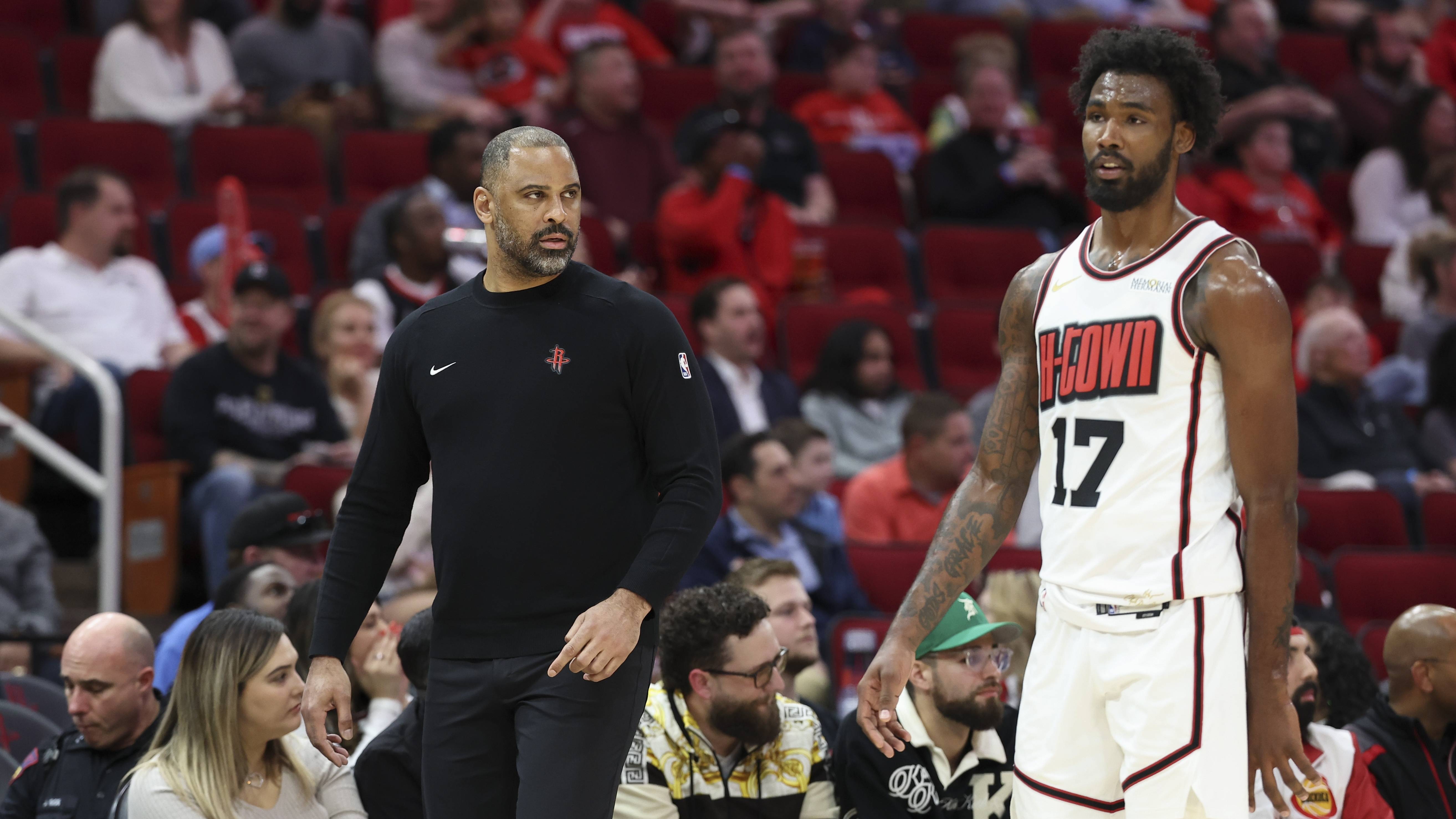 塞维利亚训练开放日,今晨防线松动引欢呼,NBA常规赛在即,球队文化再被提及 塞维利亚训练开放日,今晨防线松动引欢呼,NBA常规赛在即,球队文化再被提及