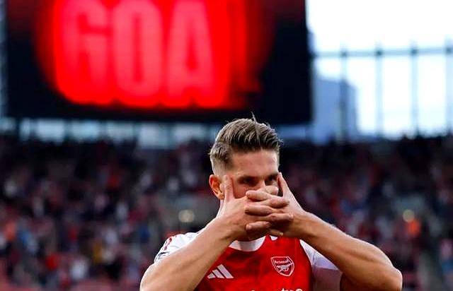 阿森纳训练开放日;加时末段扳平良机引欢呼;NBA总决赛在即;纪律约束更严格的简单介绍 阿森纳训练开放日;加时末段扳平良机引欢呼;NBA总决赛在即;纪律约束更严格的简单介绍