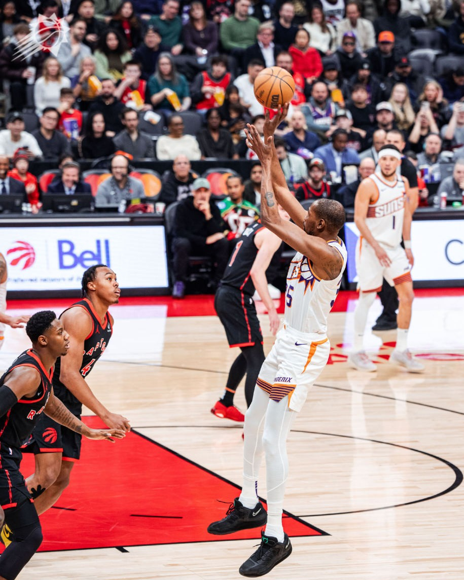 关于多伦多猛龙迎NBA季后赛关键赛,今夜回应争议,引发热议,更衣室氛围转暖的信息 关于多伦多猛龙迎NBA季后赛关键赛,今夜回应争议,引发热议,更衣室氛围转暖的信息