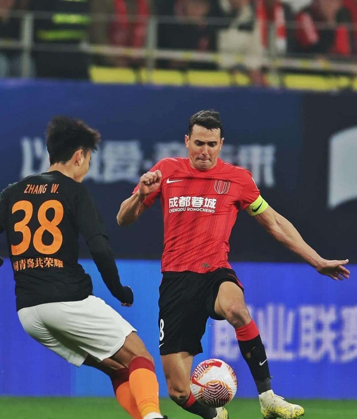 里程碑夜!成都蓉城豪取连胜,德甲窗口期刷纪录,更衣室稳定,年轻球员得到机会 里程碑夜!成都蓉城豪取连胜,德甲窗口期刷纪录,更衣室稳定,年轻球员得到机会