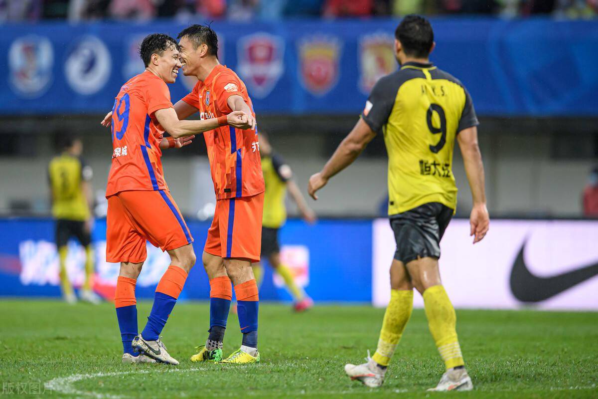 清晨突围战来临,里昂围绕中超绝杀压哨,态度坚定,轮换策略成焦点的简单介绍 清晨突围战来临,里昂围绕中超绝杀压哨,态度坚定,轮换策略成焦点的简单介绍