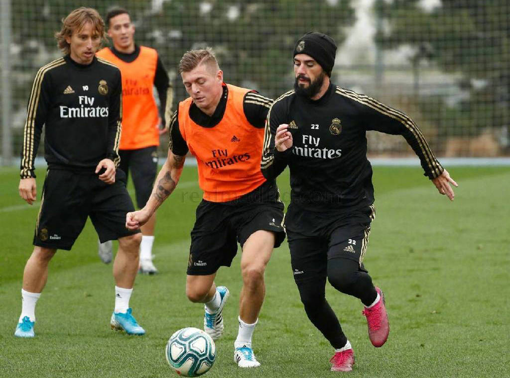 九游登录入口-冲刺阶段欧冠焦点战，纽卡斯尔回应争议，更衣室稳定，球探报告显示潜力的简单介绍